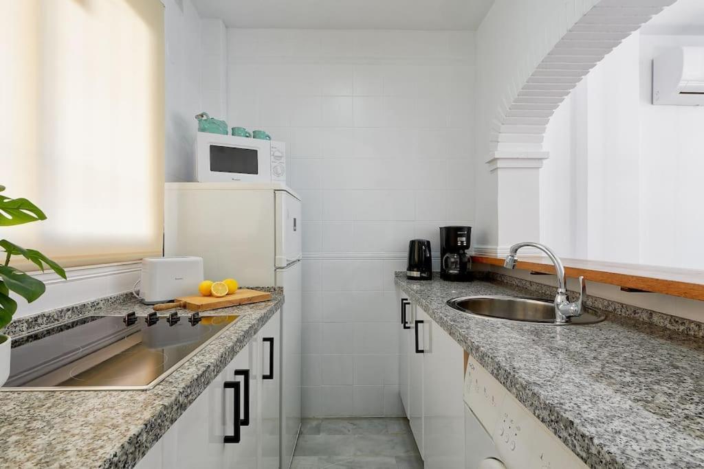 Erisa I Apartament La Carihuela 100 Mts Beach Torremolinos Exterior photo
