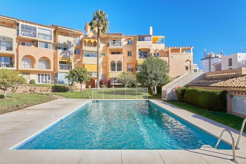 Erisa I Apartament La Carihuela 100 Mts Beach Torremolinos Exterior photo